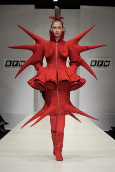 34c8015d2b657ea00683330e62c05fdc--top-fashion-designers-weird-fashion
